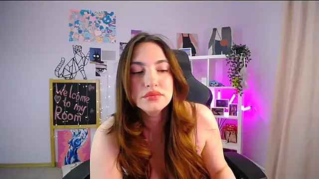 Snapshot of MelissaLovvv chatting on 03-18-25, 08:25 MelissaLovvv online show from 03-18-25, 08:25