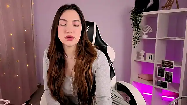 Snapshot of MelissaLovvv chatting on 09-28-25, 01:22 MelissaLovvv online show from 09-28-25, 01:22