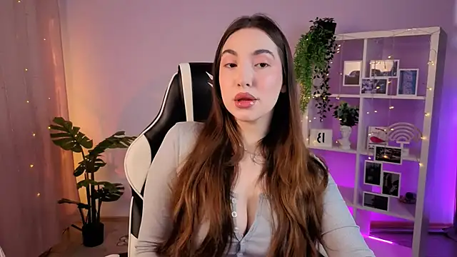 Snapshot of MelissaLovvv chatting on 11-21-25, 03:38 MelissaLovvv online show from 11-21-25, 03:38