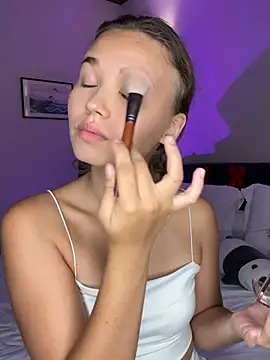 Snapshot of lexicoyy_ chatting on 12-21-24, 02:37 lexicoyy online show from 12-21-24, 02:37