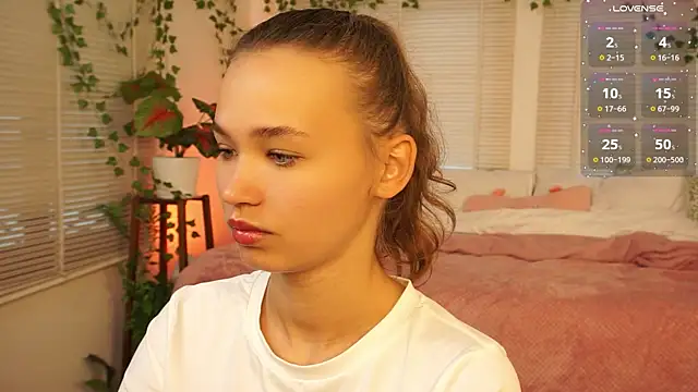 Snapshot of lexicoyy_ chatting on 11-21-25, 04:11 lexicoyy online show from 11-21-25, 04:11