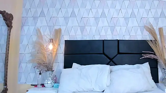 JustinePerry online show from 04-05-26, 03:47