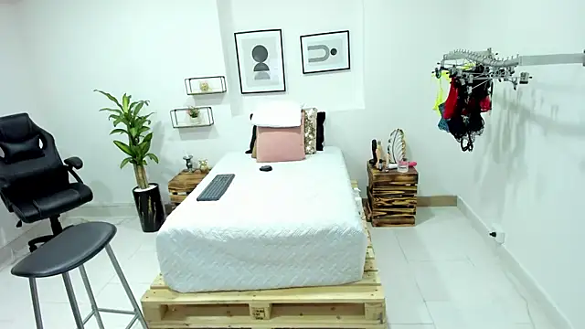 afrodita martinez online show from 01-08-25, 03:28