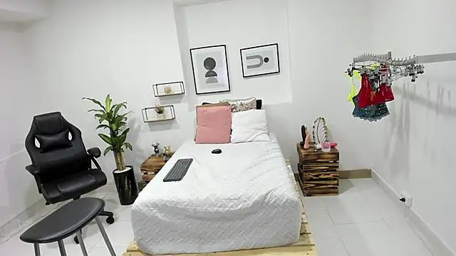 afrodita martinez online show from 01-15-25, 10:24