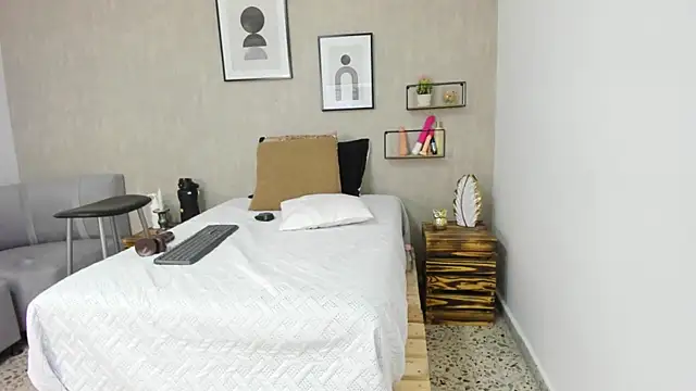 afrodita martinez online show from 02-12-25, 08:07