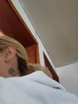 Snapshot of 911Calling chatting on 12-10-24, 03:44 911Calling online show from 12-10-24, 03:44