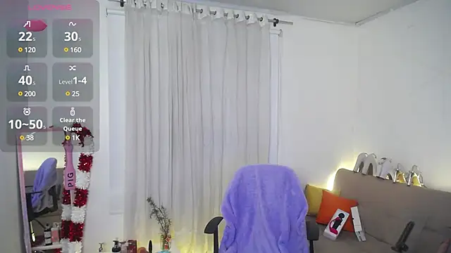 Snapshot of 911Calling chatting on 12-31-24, 10:45 911Calling online show from 12-31-24, 10:45