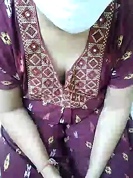 Snapshot of aliseanu chatting on 12-13-24, 01:55 aliseanu online show from 12-13-24, 01:55