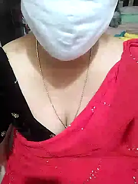 Snapshot of aliseanu chatting on 01-12-25, 11:28 aliseanu online show from 01-12-25, 11:28