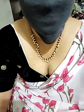 Snapshot of aliseanu chatting on 03-18-25, 04:04 aliseanu online show from 03-18-25, 04:04