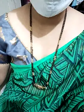 Snapshot of aliseanu chatting on 10-08-25, 05:05 aliseanu online show from 10-08-25, 05:05