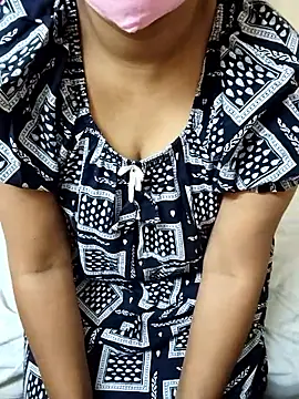 Snapshot of aliseanu chatting on 11-15-25, 07:05 aliseanu online show from 11-15-25, 07:05