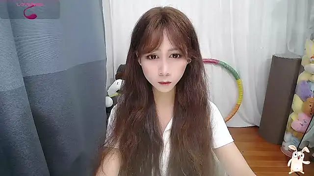 Snapshot of CN-Doudou chatting on 10-11-25, 02:33 CN-Doudou online show from 10-11-25, 02:33