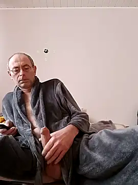 Snapshot of BesterJunge45 chatting on 01-11-25, 11:45 BesterJunge45 online show from 01-11-25, 11:45