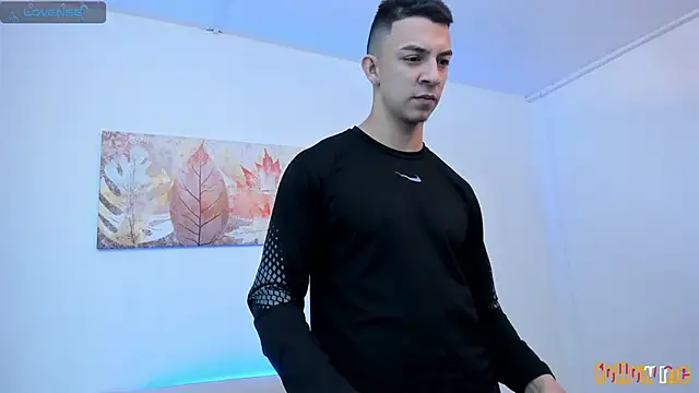 Snapshot of Samuel_Up chatting on 10-14-25, 04:02 Samuel Up online show from 10-14-25, 04:02