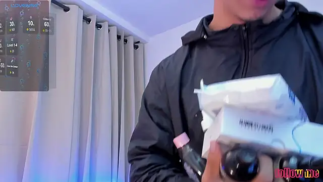 Snapshot of Samuel_Up chatting on 11-23-25, 04:01 Samuel Up online show from 11-23-25, 04:01