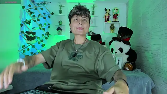 Snapshot of ZuryRamirez_ chatting on 10-06-25, 09:01 ZuryRamirez online show from 10-06-25, 09:01