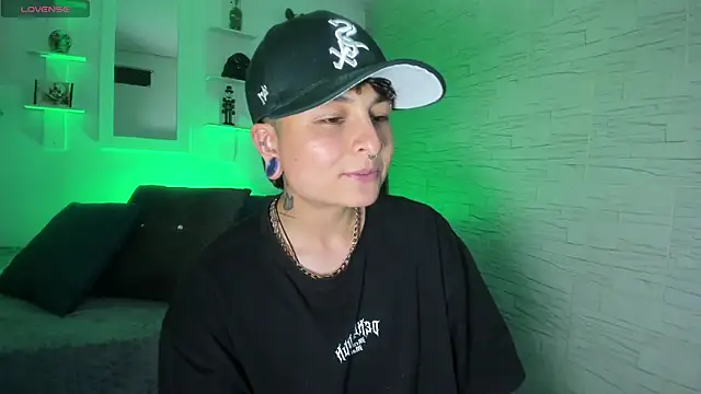 Snapshot of ZuryRamirez_ chatting on 10-11-25, 09:24 ZuryRamirez online show from 10-11-25, 09:24