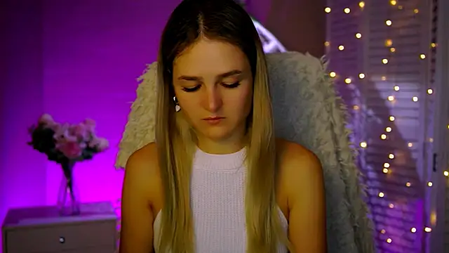 Snapshot of DeboraLarson chatting on 11-20-25, 08:03 DeboraLarson online show from 11-20-25, 08:03