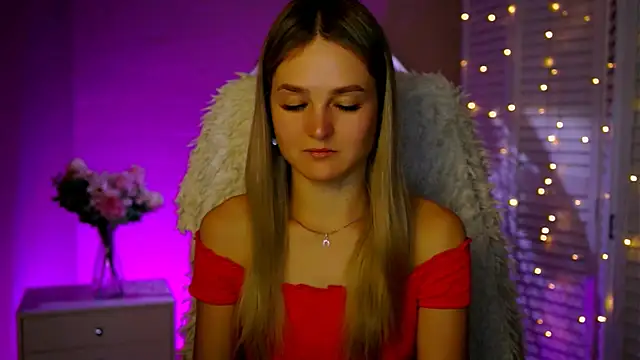 Snapshot of DeboraLarson chatting on 11-21-25, 03:38 DeboraLarson online show from 11-21-25, 03:38