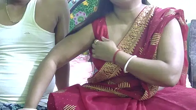 Snapshot of Couple_For_You18 chatting on 03-10-26, 09:25 Couple For You18 online show from 03-10-26, 09:25