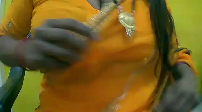 Snapshot of LOVE-SUSHILA chatting on 02-17-25, 10:29 LOVE-SUSHILA online show from 02-17-25, 10:29