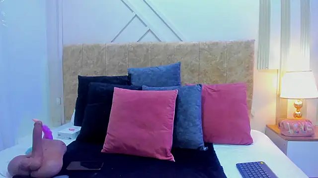 ashley  foxx  online show from 11-03-25, 02:40