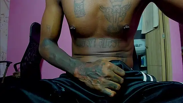 bigblackhotx1 online show from 03-18-26, 10:18