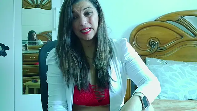 Snapshot of Julie_Boronat26 chatting on 02-27-26, 02:17 Julie Boronat26 online show from 02-27-26, 02:17