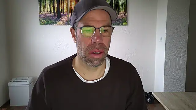 Harry Boldt online show from 10-14-25, 07:20