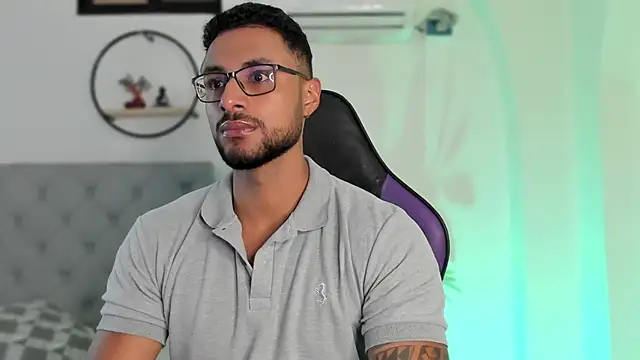 LiamGarcia1 online show from 12-23-24, 12:08