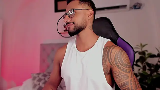 LiamGarcia1 online show from 01-09-25, 12:30