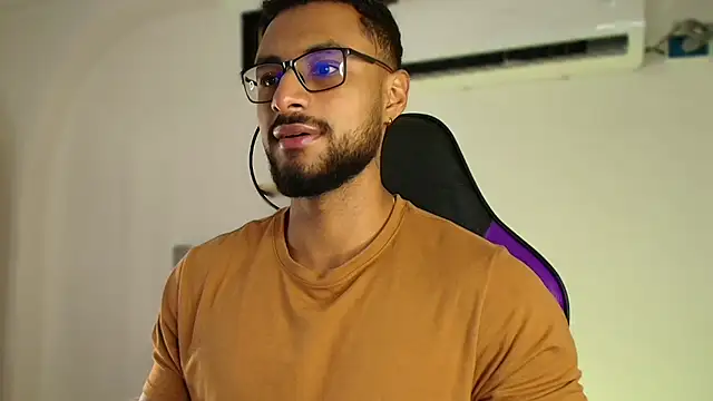 LiamGarcia1 online show from 01-13-25, 12:02