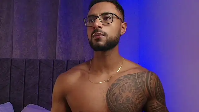 LiamGarcia1 online show from 02-09-25, 02:49