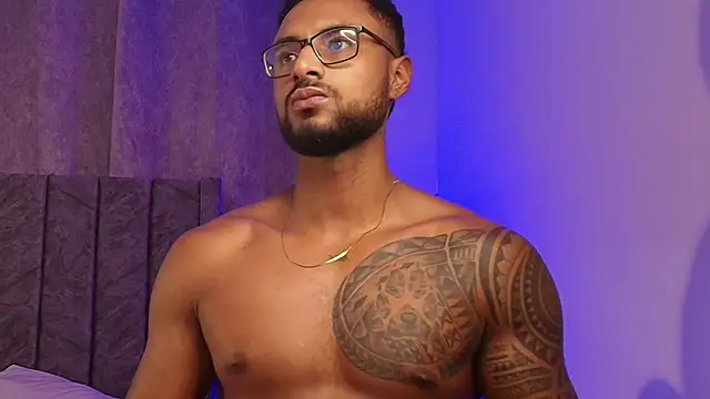 LiamGarcia1 online show from 02-09-25, 11:57