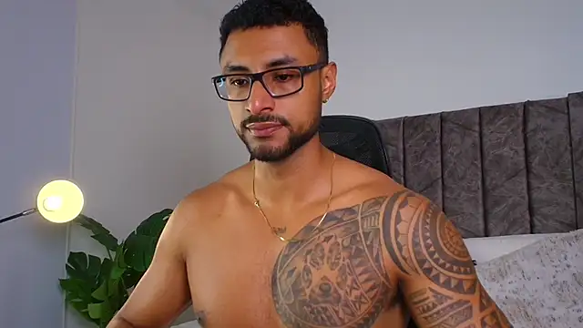 LiamGarcia1 online show from 10-08-25, 02:14