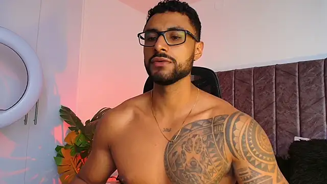 LiamGarcia1 online show from 12-03-25, 03:21