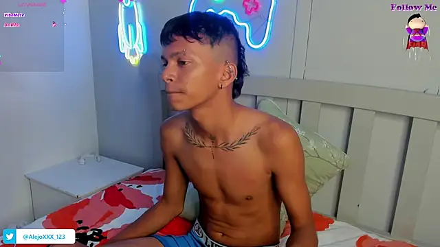 Snapshot of loistwink_ chatting on 10-09-25, 06:44 loistwink online show from 10-09-25, 06:44