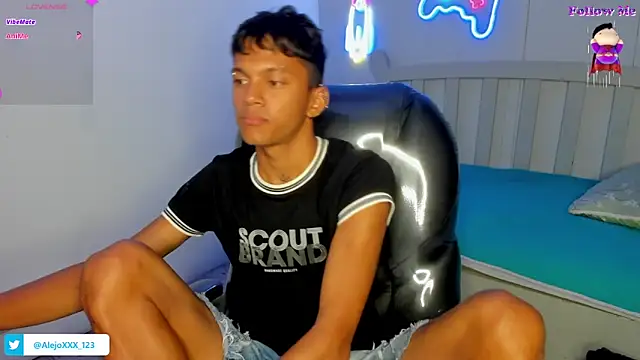 Snapshot of loistwink_ chatting on 11-04-25, 03:38 loistwink online show from 11-04-25, 03:38