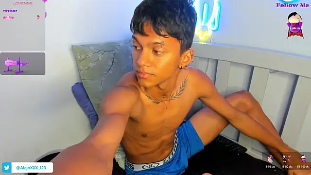 Snapshot of loistwink_ chatting on 11-18-25, 04:39 loistwink online show from 11-18-25, 04:39