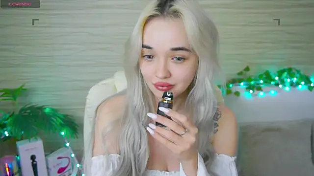 Ashley S online show from 02-28-25, 02:09