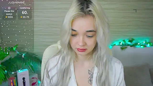 Ashley S online show from 03-10-25, 11:06