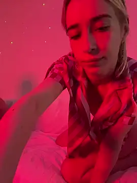 Snapshot of WhiteDiamond6969 chatting on 12-30-24, 01:26 WhiteDiamond6969 online show from 12-30-24, 01:26