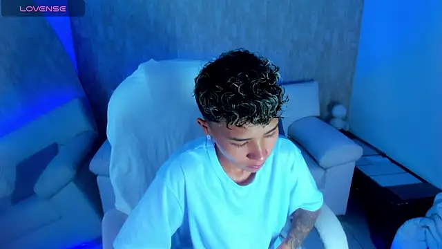 Snapshot of nova_sex01 chatting on 10-14-25, 04:13 nova sex01 online show from 10-14-25, 04:13