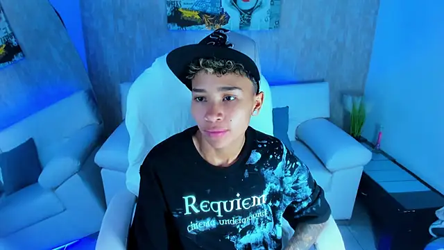 Snapshot of nova_sex01 chatting on 10-19-25, 05:19 nova sex01 online show from 10-19-25, 05:19