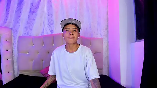 Snapshot of nova_sex01 chatting on 11-26-25, 02:01 nova sex01 online show from 11-26-25, 02:01