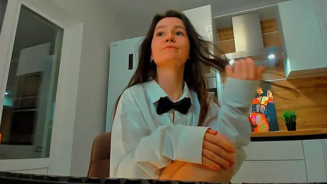 Snapshot of ameli_moon chatting on 01-14-25, 04:08 ameli moon online show from 01-14-25, 04:08