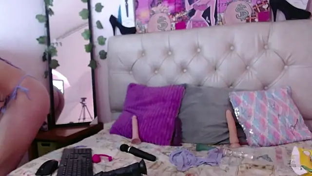 Snapshot of sarawiliamx chatting on 02-28-25, 05:04 sarawiliamx online show from 02-28-25, 05:04
