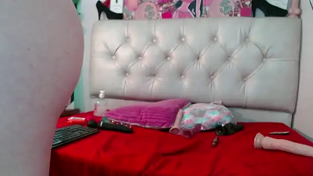 Snapshot of sarawiliamx chatting on 03-18-25, 06:46 sarawiliamx online show from 03-18-25, 06:46