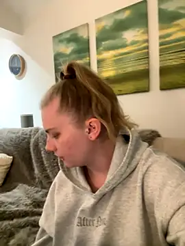 Snapshot of Vixen_Mistress_Ali chatting on 11-19-25, 08:31 Vixen Mistress Ali online show from 11-19-25, 08:31